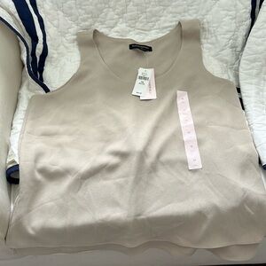 Beautiful sleeveless top NWT